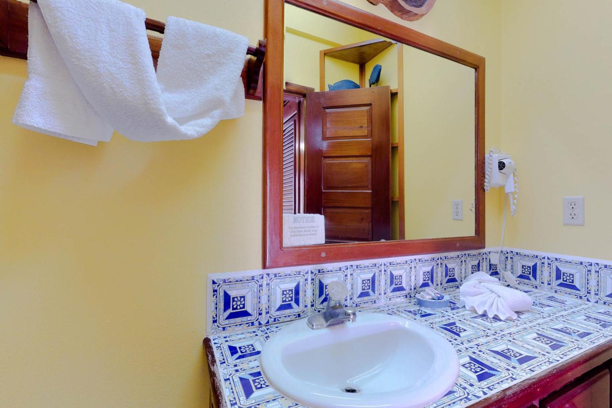 Seaview - Caribe Island Apartment San Pedro  Room photo